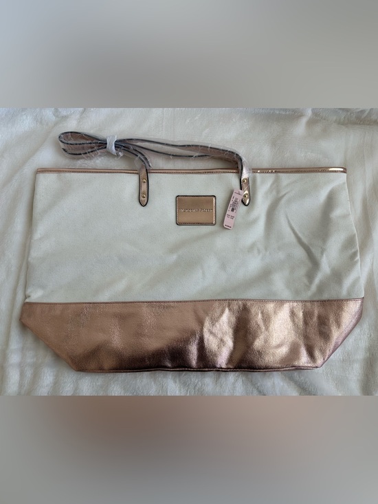 Victoria's Secret Handbags - NWT Victoria's Secret Rose Gold Glam Canvas Large Zip Tote Weekender Bag